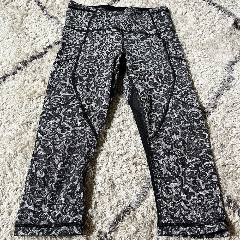 Printed Lululemon run/bike leggings